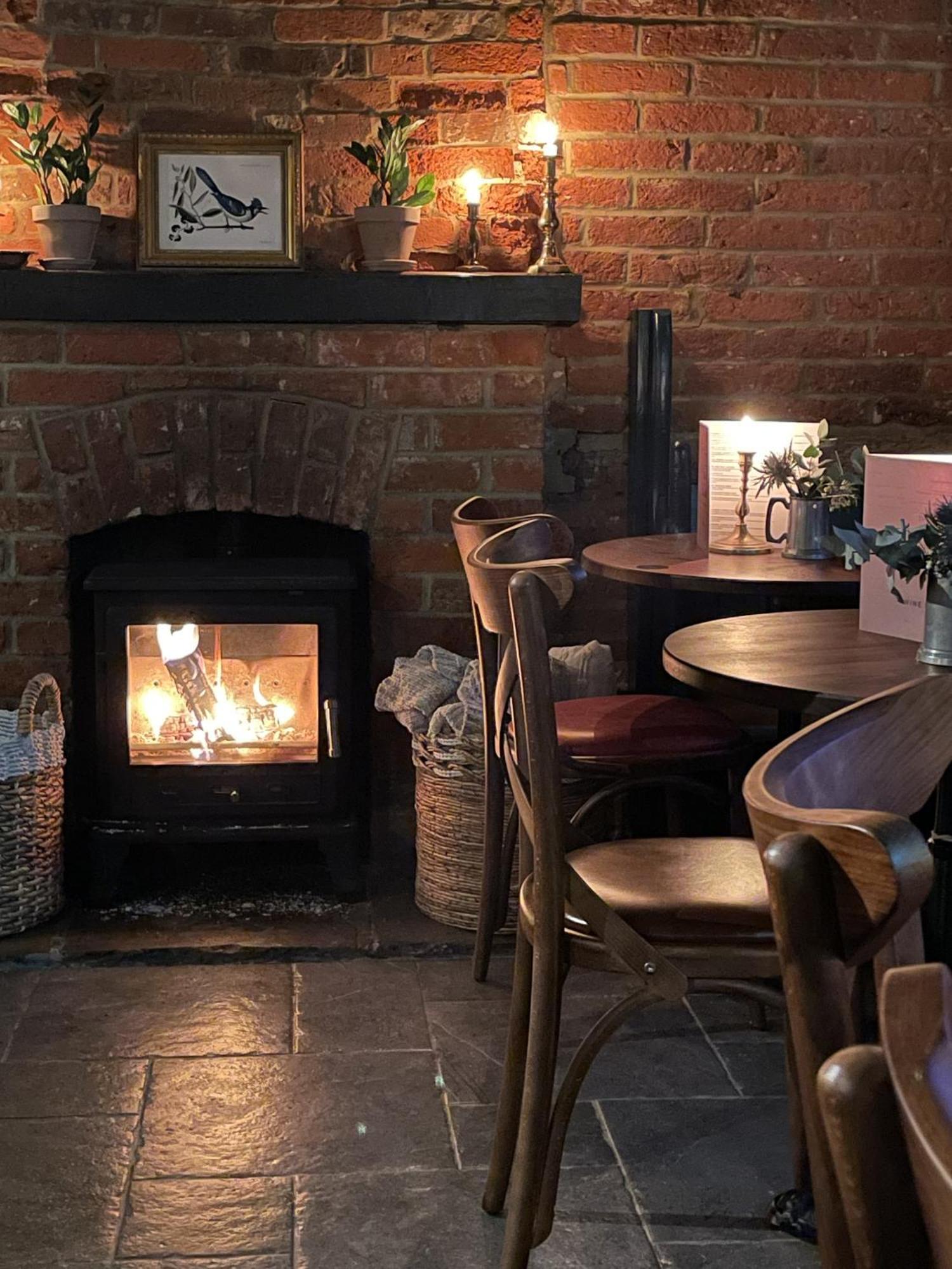 The Plume Of Feathers Farnham  Eksteriør bilde
